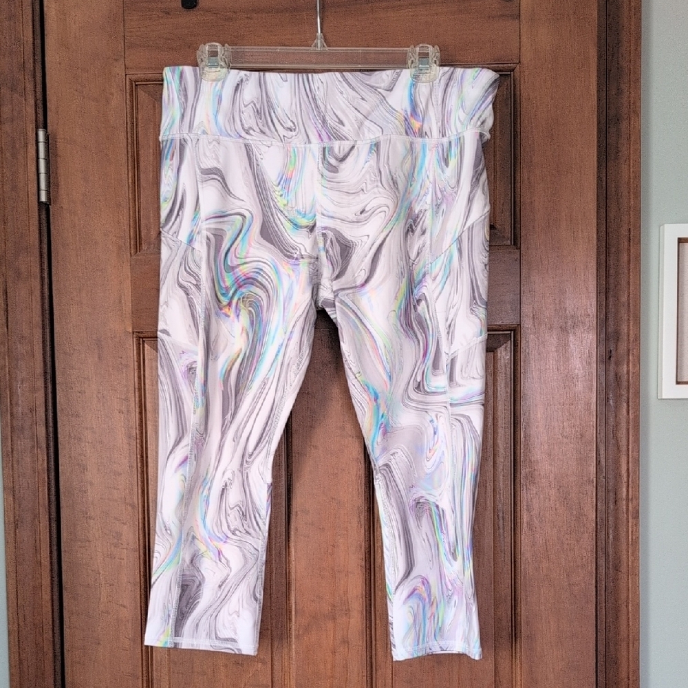 Athleta Capri Lengrh Marble Swirl Leggings - Picture 2 of 9
